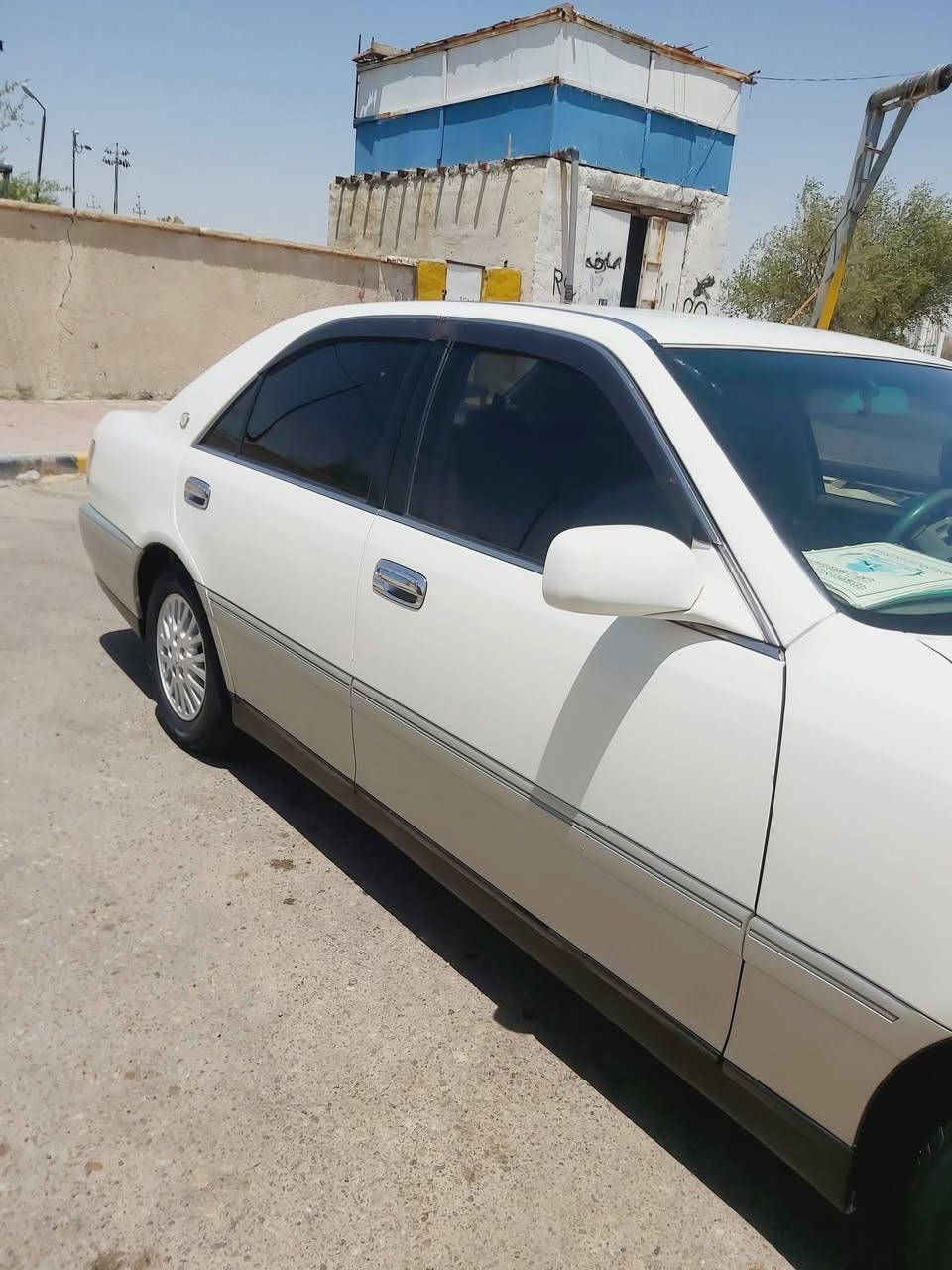 السلام عليكم 
جنون ادوات ... ... كصتين. محرك ففتي كلاص المرغوب .. دكمتين ... تبريد ثلج +تدفئة 
تخم تاير 
حداديه جديده 
بعده سبير منازل 

مرقم سليمانية . .. لوحات +سنوية+ ع رقم الشاصي  باجات اصليات ع الضمان . شغل مرتب ومضبوط 
سعر 40 قفل 

العنوان ميسان /***********
