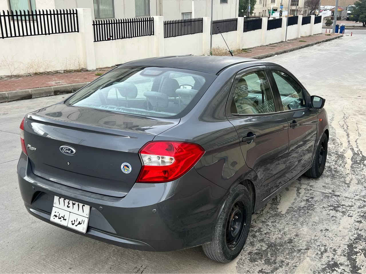 فورد فیگو 
2016
$70 
سەقف و سنوق پەمپە لەسەر کالبونەوە
تۆماتیك
٢ جام کارەبا
 چوار پستۆنی مەرغوب 
تبرید و ساردو گەرمی ئیش ئەکات
سەنەوی بەسەر چوە ٣ گەلا غرامه 
*********** السليمانية, العراق
