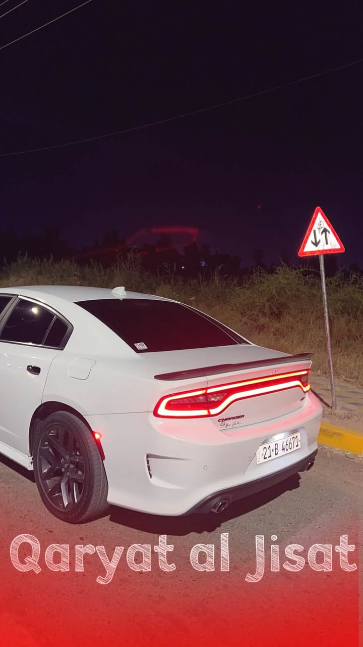 جارجر موديل22 جيتي للبيع لحادث موضح بل صور وبل عراق صاير بيهه صبغ جاملغ خلفي وتبديل باب سايق بلادي  بدون اي دواخل ايرباك سليمه كير ومحرك وتبريد بشرط سياره جاهزه ب اسمي ماشيه 100 ميل  وهزه جديده مسوي  كلشي ما ناقصه  سعر 225 وبيهه مجال مكاني تكريت ‭***********‬
