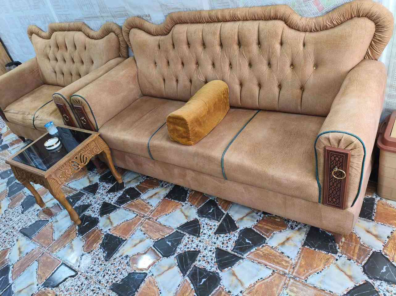 .سلام عليكم تخم
عشر مقاعد نضيف حيل استخدام مكتبي مابي اي شي

السعر 400الف بي مجال بسيط مكانه الرمادي التأميم 

للاتصال{***********} اتصال واتساب فقط
