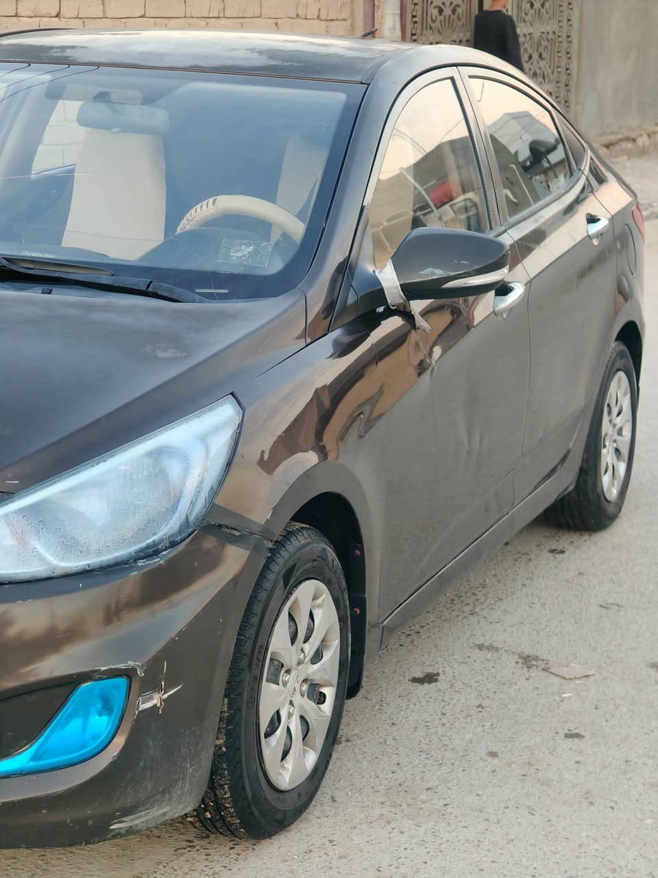 السلام عليكم اكسنت للبيع لون جوزي
مكينه 1400سياره بيه شخوط بسيطه بالبدي و مكانات جراد اما المكينه و الكير مكفولات شرط سياره باسمي ثاني يوم احولك  رقم دولي سنويه ل2030 

غير متواجد على الفيس بوك 
 للتواصل ***********
