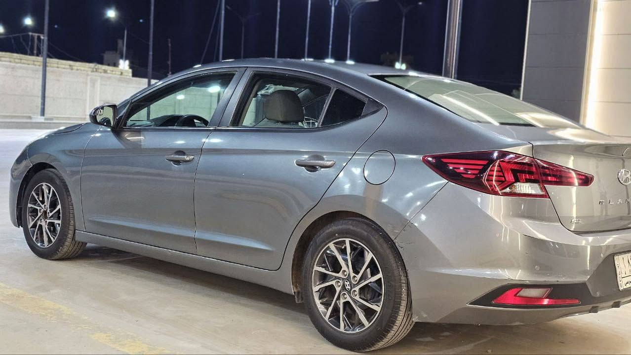 السلام عليكم الانترا 2019 سياره ليبل واحد فقط بنيد و معمر نفسه بدون دواخل سياره بيهه تخم تاير و حداديه جديدة تبريد خير من الله سياره بيه منضومه غاز معوقين ينفتح حجزه بعد 4 اشهر  كير و مكينهه خير من الله السعر 130  بيه مجال  مكان واسط  الاسفسار الاتصال  *********** غير متواجد ع نت
