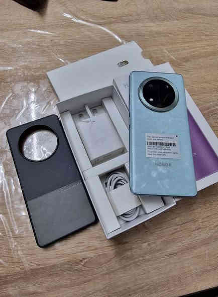 HONOR X9C 
 نرخى 300  هه زار 
زاكيره 256  رام 12 خاوينى 100% بي شوخت كه م به كارهاتووه 
كامل  ئه شيا بي عه يب  و نه كراوه به زه مان 2رؤژ  گه ياندن هه يه 
***********
***********
------------------------------------------------------------------------------------
HONOR X9C 
سعره 300 الف 
ذاكره 256  رام 12  نظافه 100 % بدون شخط مستخدم قليل 
 غراضه كامل مابيه عيب خطين  و مامفتوح  بضمان يومين الفحص
متوفر توصيل
***********
***********
