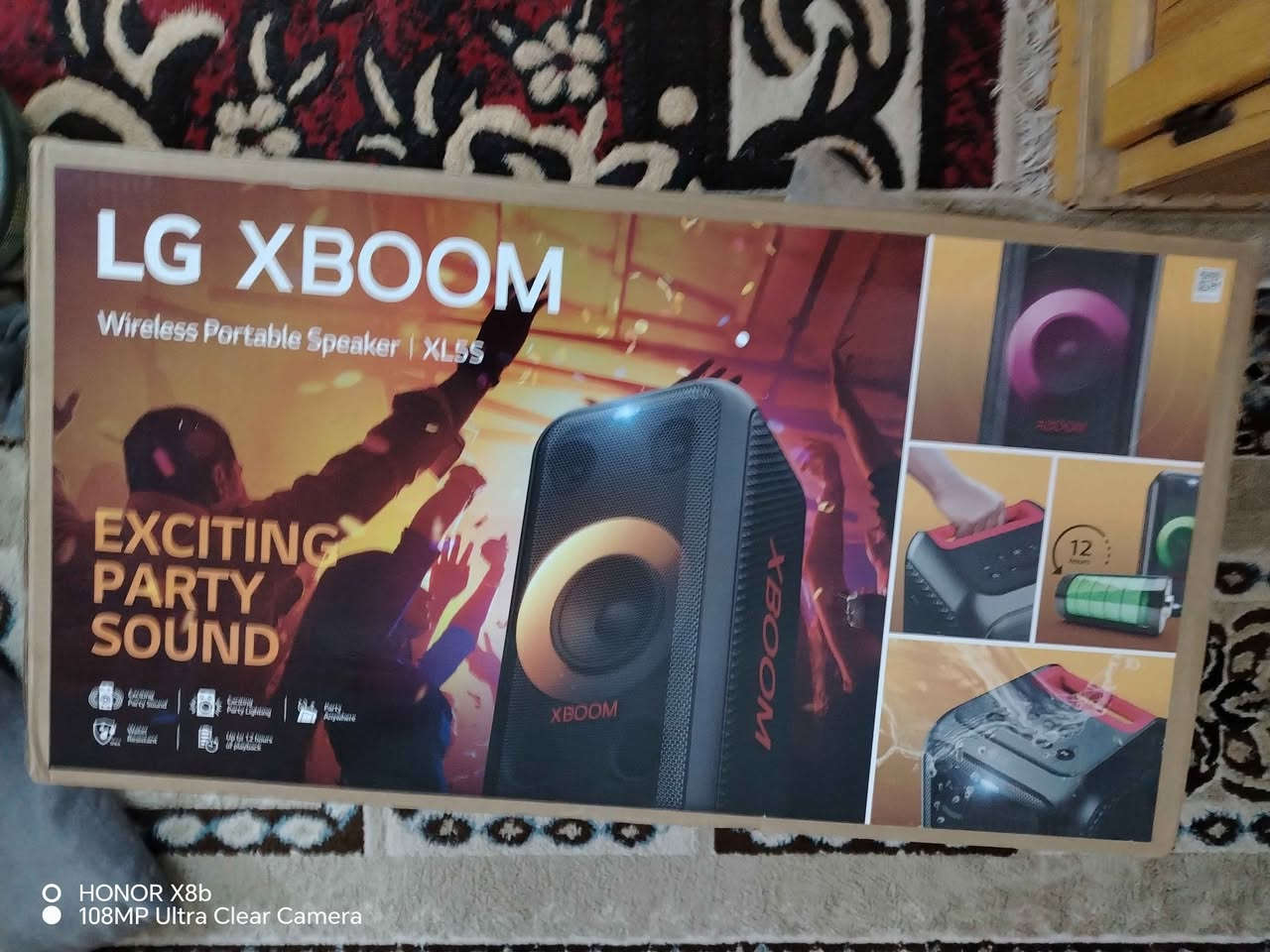 السلام عليكم

سماعه الحفلات  LG XBOOM XL5S
جديده بل الكارتون الاصليه 

صوت قوي 200W
مضخم صوت عملاق
اضاءات  RBG تتفاعل مع الصوت
ميزة party Lightings
تدعم بلوتوث وفيها مدخل USB
فيها منافذ لاددخال المايك او الكيتار
مقاومه للماء والغبار
بطاريه تصمد 12ساعه
تطبيق XBOOM للتحكم

التواصل خاص موجود (المكان ديوانية)
او الاتصال على الرقم *********** ديوانية, القادسية
