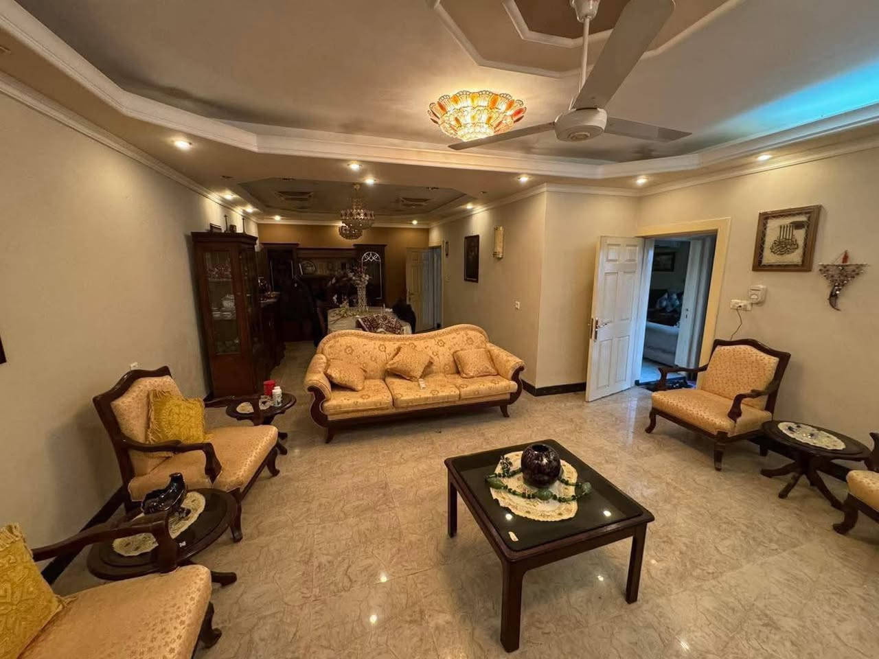 دار للبيع طابو صرف المساحة ٢٣٢م واجهة ١١/٥ طابق اول استقبال هول مطبخ حار وبارد غرف نوم صحيات طابق ثاني غرف نوم ٢ صحيات العنوان طريق بغداد خلف حلويات الاطلس للإستفسار الاتصال على الرقم *********** او خاص
