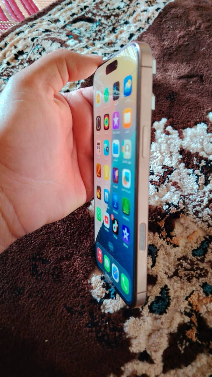 آيفون 16بروماكس بطاريه 100
عداد دورات18جهاز مستخدم 10ايام فقط
***********
