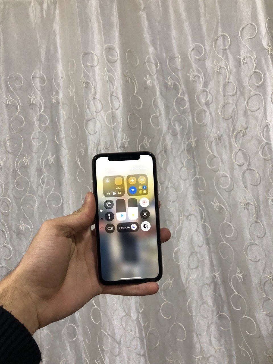 السلام عليكم 
للبيع ايفون XS ذاكره 64 
مبدل شاشه وبطاريه والضهر مكسور 
بسعر مناسب ***********
