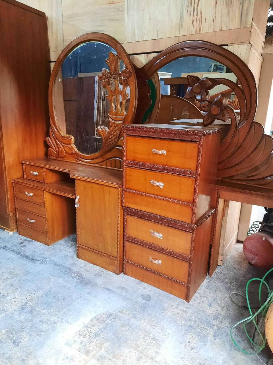 غرفه سته باب طابقين نظيفه السعر 450 كنتور بابين تركي نظيف السعر 80 بوفيات جديده جميع القياسات بانسب الاسعار محل ياسر بلد سوق المسقف قرب جامع بلد الكبير استفسار اتصال على الرقم *********** او مراسله الصفحه
