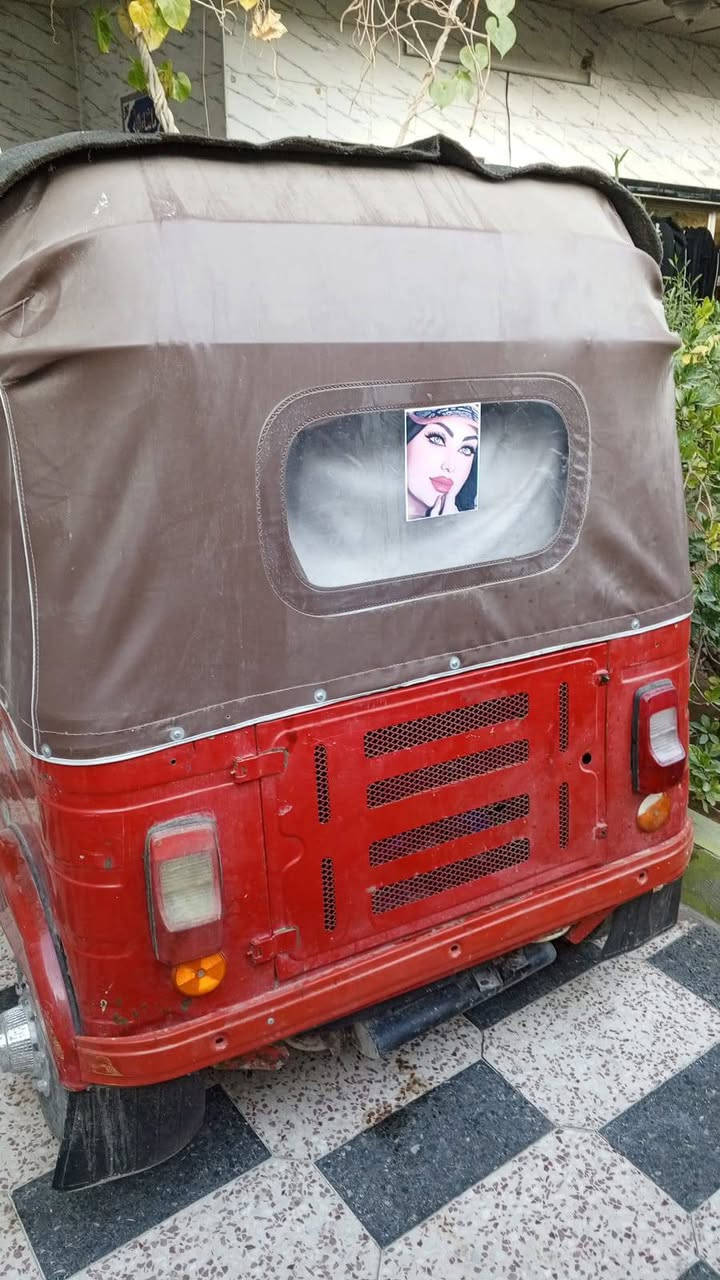 السلام عليكم تكتك للبيع زيل محركها باجاج وغراضهه كله باجاج اوراق السعر ثنين ونص***********
