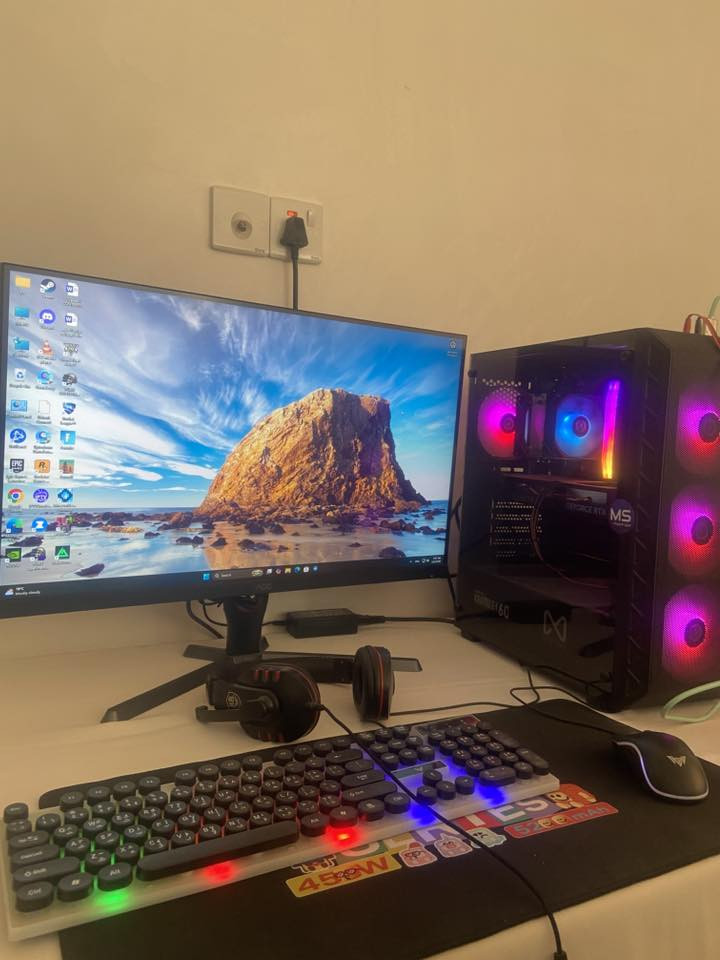 السلام عليكم
ـ PC كاملة للبيع + UPS Online 
-INTEL Core i5-14400F BOX
-RTX 4060 GIGABYTE EAGLE OC 8GB 3FAN BK
-16GB CORSAIR DDR5 5200 MHZ (8x2) 
KIT BLACK
-B760M H GIGABYTE DDR5 
-E900 1TB NVME M.2 3DNAND 2000M HEATSINK-DAHUA-E900N1TB 
-MNTOB MN-210 ALPHA DUAL RGB CUP COOLER
-PSU GAMDIAS KRATOS E1 600w RGB
-MNTOB MN-2080B STORM MESH 
4 FAN RGB 
-AOC 27G11E 27 FHD FAST IPS 0.5MS 
180HZ
اضافة الى جوستك بلي فور مع كت موس 
وكيبورد و سماعة كيمنك وUPS اونلاين اصلي 
مع العلم كراتين جميع المواد موجودة
وسلامتكم ..
واتساب او اتصال: ***********
