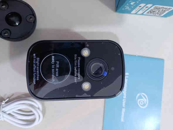 السلام عليكم كامرات مراقبه بهاذا الشكل عندي منهن ٤
السعر ب١٠٠ الف للاتصال*********** يوجد توصيل
