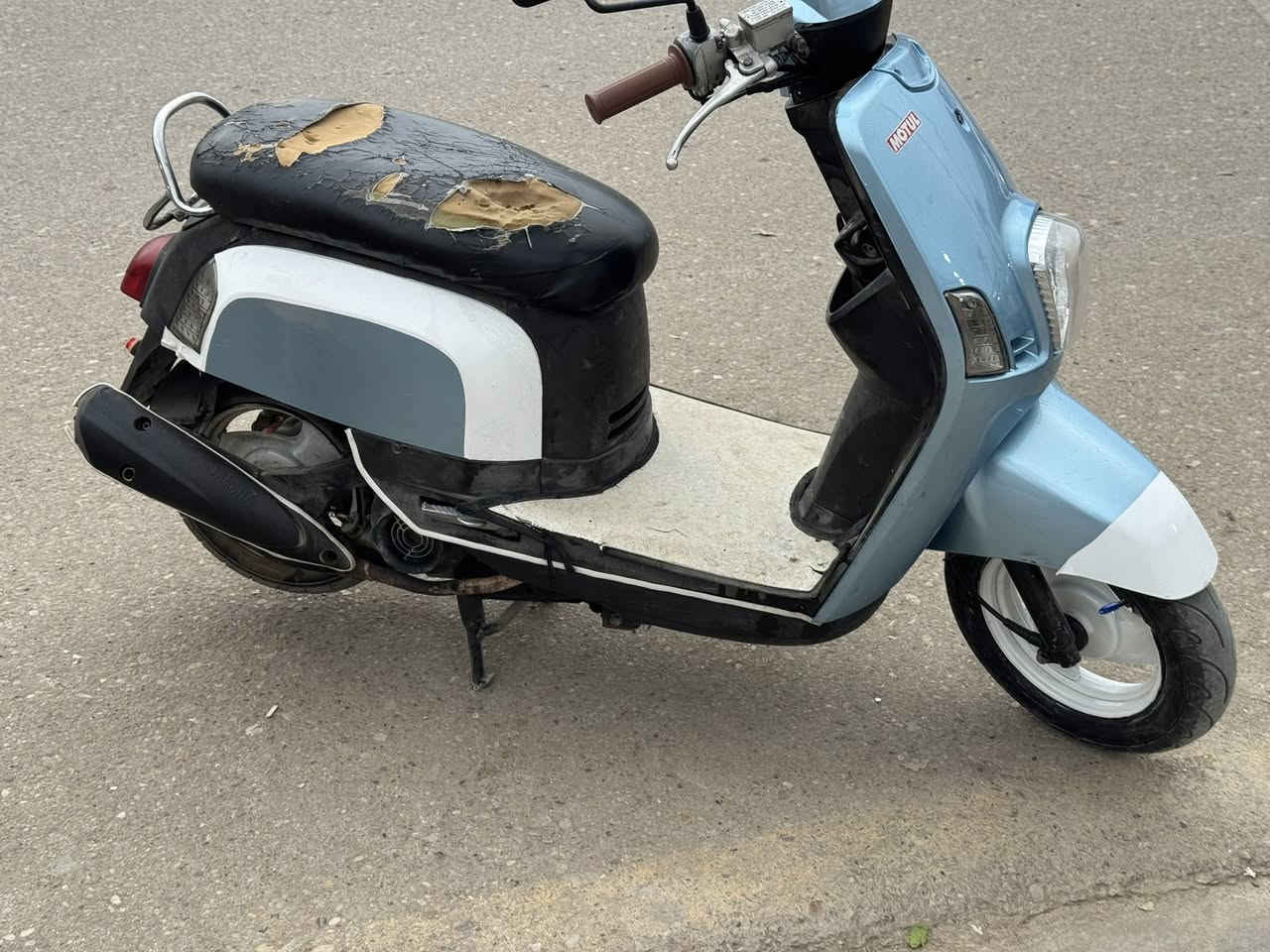 سلام عليكم
بوليسي موديل 2009 
دراجة مكفوله وكلها شغاله بدون نواقص 
مكينة مكفولة  نووزل و كيج إلكتروني لايت منضومه زنون 
مكان بعقوبة السوك
السعر 650 وبيها مجال 
لاستفسار/ ‭0770 723 7822‬
