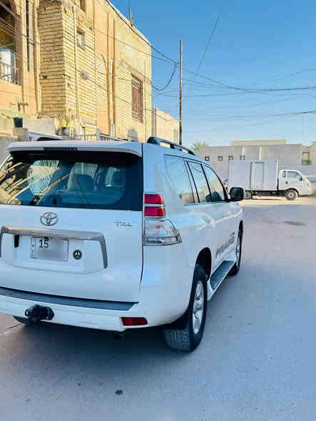 السلام عليكم 
برادو للبيع موديل 2010 
مكفوله عده شبر صبغ بلتكمه جه سايق  اثر طلقه وشبر بارد بلباب الخلفي مثل ما موضح بلسونار 
محرك 4 سلندر 2700
تبريد 3 قطع 
7 راكب
تخم تاير جديد 
كشنات جلد بلادي 
هوك خلفي
تحكمات استيرن جهتين 
حساسات خلفيه + اماميه
مخرج كهرباء
مري شفط 
اشاير بلمري 
كامره خلفيه + شاشه 
مواصفات البرادو المعروفه 
سياره كامله ونضيفه مابيها كل نقص 
السعر 215وبيها مجال 
مكان السيارة في بغداد
(غير متواجد على الفيس )
للاستفسار اكثر لاتصال على الرقم 
***********
***********
