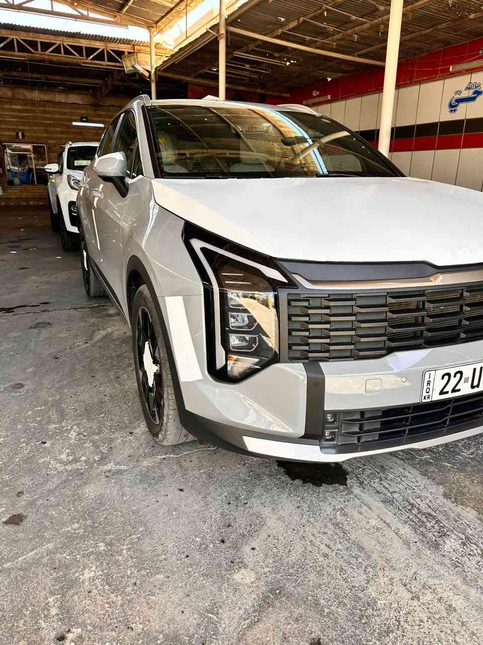 سبورتج 2026 خليجي
ماشية 20 الف 
لون مميز سمنتي
مواصفات:
جلد أبيض | مقاعد كهربائية | مقاعد تدفئة وتبريد | 6 إيرباك ا صندوق خلفي كهربائي
أهم المواصفات:
• داخلية جلد أبيض
• مقاعد كهربائية
• مقاعد تدفئة وتبريد
• 6 إيرباك
Apple CarPlay + شاشة رقمية •
• دخول وتشغيل ذكي
• صندوق خلفي كهربائي
• كاميرا خلفية + حساسات أمامية وخلفية
• جنوط 19 إنش
المعلومات العامة:
• الموديل: 2026
• المحرك: 2.0 لتر - 4 سلندر
• ناقل الحركة: أوتوماتيك 6 سرعات
• اللوحات: بغداد / أربيل
• الضمان: 5 سنوات أو 100,000 كم
• ⁠السعر 238$ مجال بسيط
• ⁠العنوان بغداد
• ⁠***********

