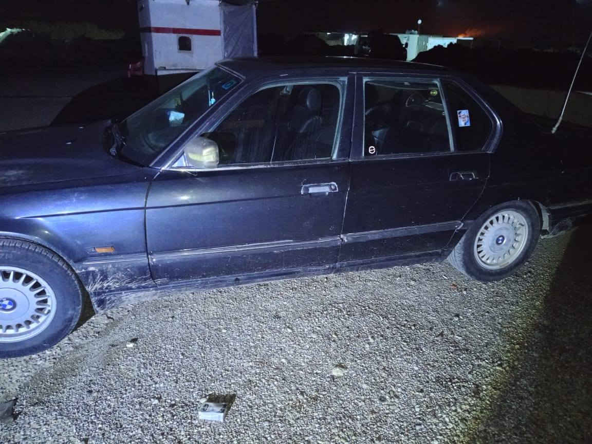 بي ام735موديل 91سياره نضيفه وجاهزه السعر 38وبيها مجال الهاتف***********
