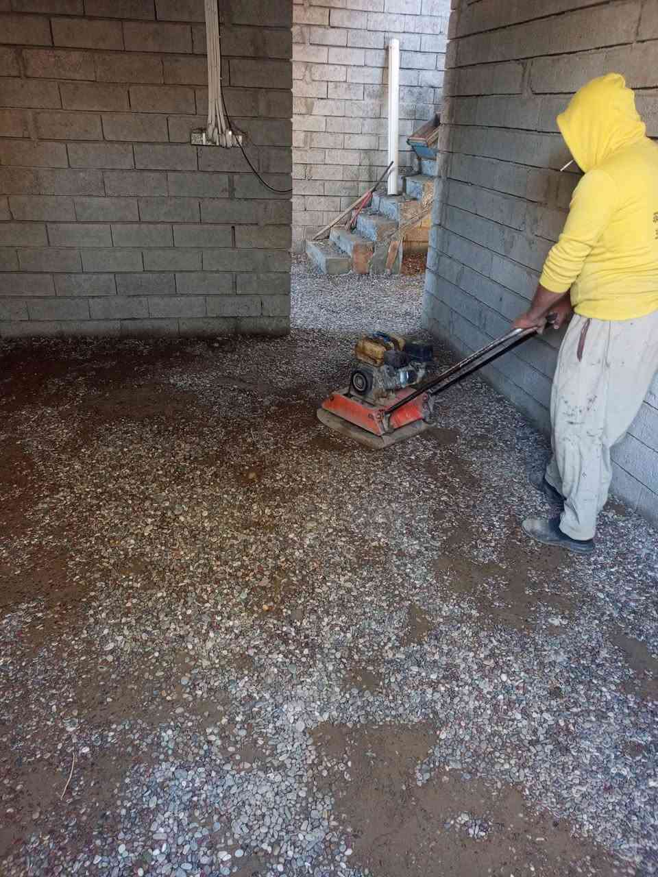 السلام عليكم
بنة متفرغ لبخ تكعيبات بناء حياطين صبات سقل ولاش 
تصفير بيوت حفر قصاطل وبناء ونجارة وصب بناء بيتونات وستارة 
***********
اتصل واتدلل
