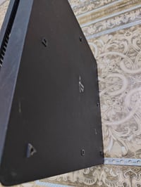 من رخصه الادمن جهاز بليستيشن 4 سلم مهكر جديد ما مفتوح ومكفول صارله شهر...