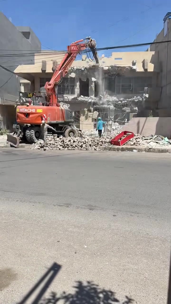 مستعدون لتفليش جميع المباني القديمة والحديثه..+وࢪفع الانقاض + حدل وصب البتلوات + بناء ودفن مابعد الصب...... بڪل انحاء محافظة ديالى بالأسعار مناسبة..! 
للتواصل مراسلة الصفحة او الأتصال 📌
***********📌
متوفر واتس اب 📌
للتواصل انستا 📌
@x_0o_i
