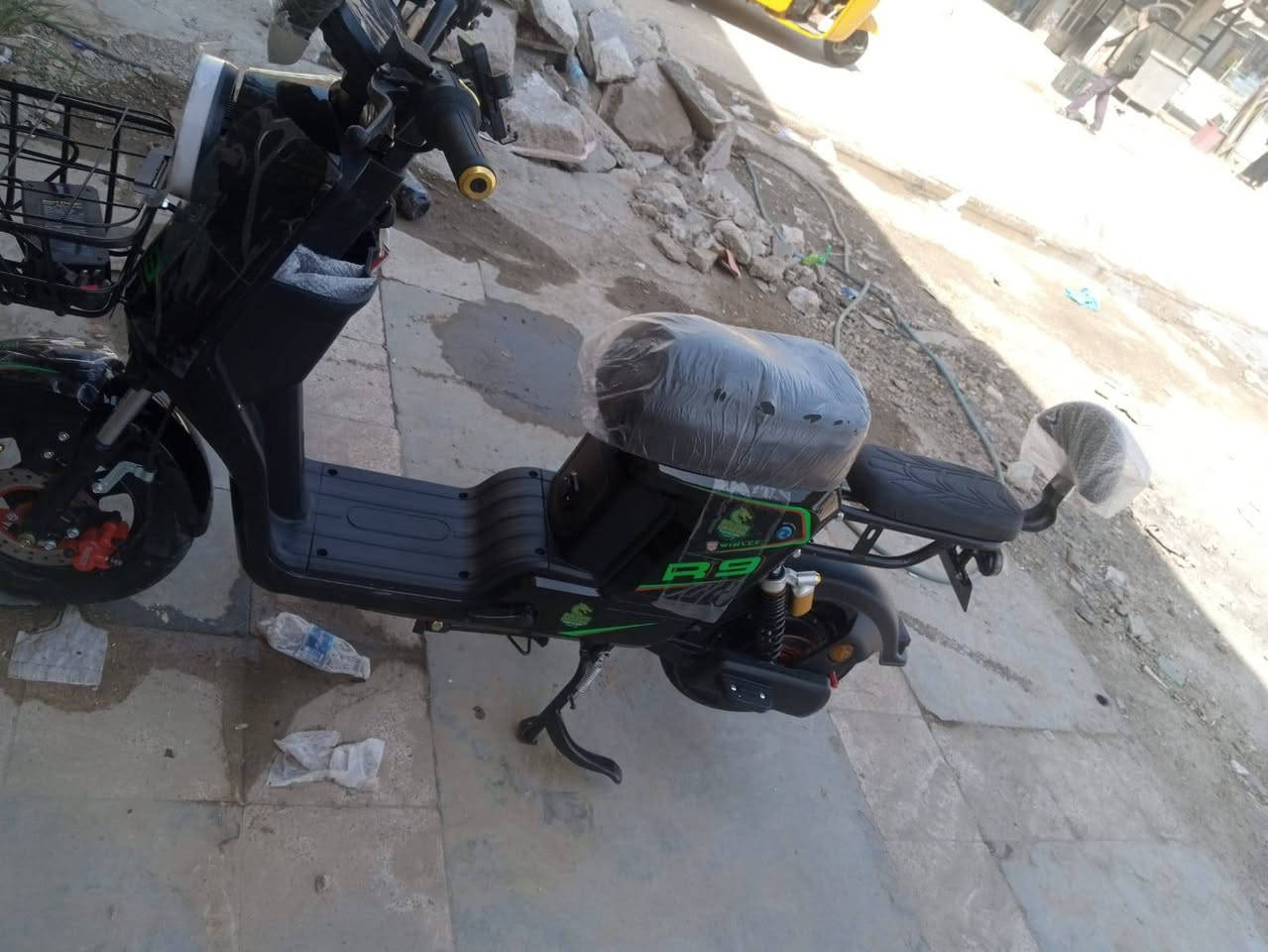 السلام عليكم دراجه ار 9 للبيع مستعجلين عل بيعه موديل 2026
مواصفاتها
ملف 2000
5 بطاريات كبار
تمشيك خمسين كيلو متر
بيها بك و نضام الباركنك
و شاشه تجتل كبيره
و بيها نضام الUSB لشحن التلفون و غيره
لون مميز
سماعه بلوتوث 
نضام اربع نمر
سرعتها الحقيقيه 60 في برنامج ويز
صارلها 15يوم من طلعتها من الوكاله
و أوراقها موجوده
مفوله من الجاملغ الجاملغ
و السعر 485و بيها مجال للطيبين
للاستفسار الاتصال على هذه الرقم
*********** اخوكم امير
