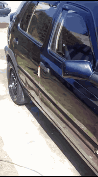 السلام عليكم اخوان عندي غراض للبيع بوب حمر نضاف عدد 3 وزوجً دعاميات لون نيلي نضاف يعني  وتخم باب لون نيلي مشدود بالسيارة موضح بالفديو وبطاين نص عمر  والدعاميات ايضا الي مشدودات بالسيارة كدامكم وبطاين بوب تخك كامل يعني نص عمر وجامرلغ جهة السايق لون نيلي للبيع البوب الحمر مابيهن اي خياس ولاضربة نضيفات المكان ديالى واكو توصيل ايضا للاستفسار الاتصال او المراسلة ‭0774 987 4071‬
