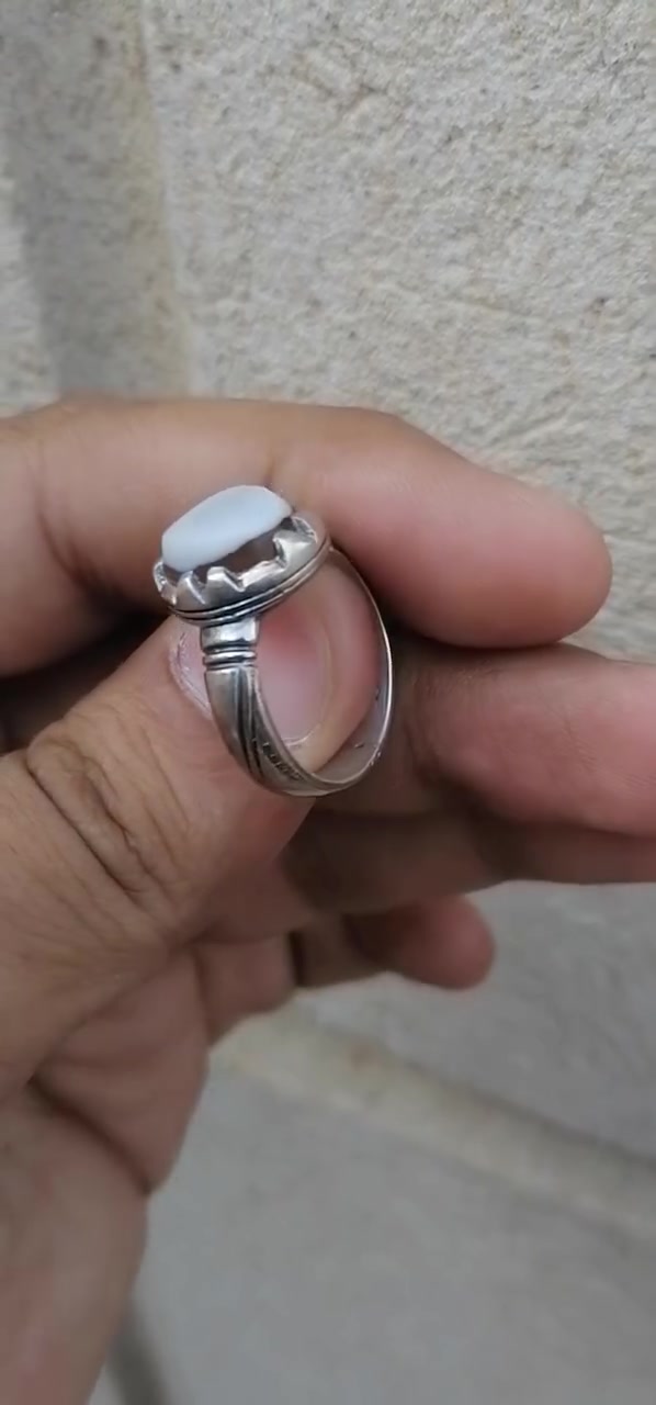 جزع صياغة 925 قياس 18
السعر 35 ألف التوصيل 5 آلاف لجميع المحافظات.


**إذا كنت صاحب هذا الإعلان وتريد حذفه لأي سبب، رجاءا أرسل رسالة إلى الدعم الفني**