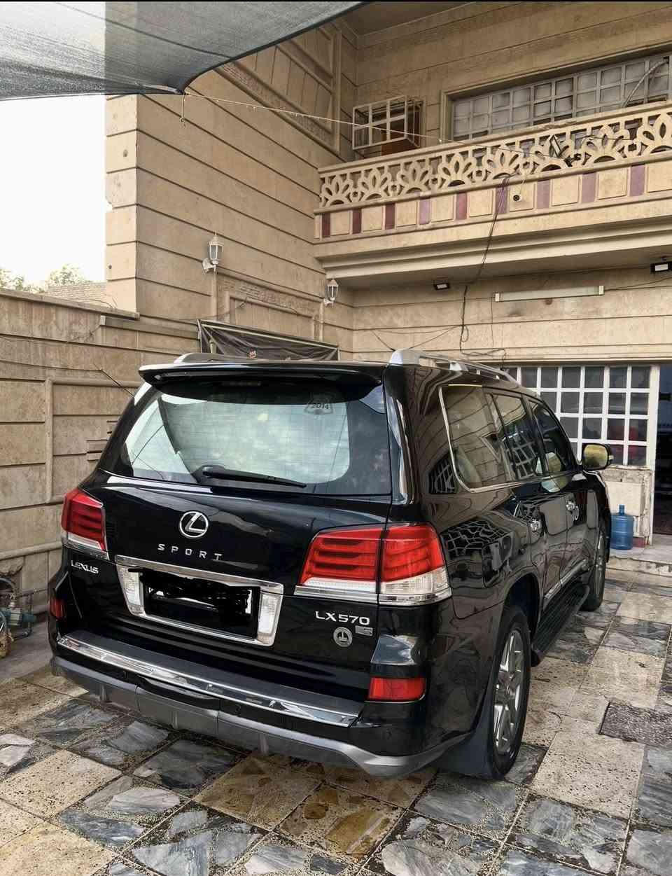 للبيع سياره لكزز 
موديل ٢٠٠٩ محدثه ٢٠١٥
السياره مكفوله لاكص ولا ضربه 
كلها بلادي 
حجمها ٥٧٠ سبورت 
السياره فول مواصفات اعلى شي 
مواصفاتها 
الون اسود 
كشنات جلد 
كشنات كلهن كهرباء المامي والخلفي والخير 
كشن خزن ميموري 
تدفئه تبريد بلكشنات 
استيرن كهرباء +خزن ميموري 
لايت زنون عدسه يعمي بلادي 
جنطه كهرباء 
تحكم استيرن جهتين +كروز سرعه 
ثلاجه اماميه 
تبريد ثلج 
حساسات امامي خلفي 
كامرات ٣٦٠  بلادي امامي +خلفي +جانبي 
نضام ترحيب 
محرك ٥٧٠٠ 
السياره فور ويل 
جكات تصعد وتنزل بلاد كله شغال 
نضام الدفلك مال التغريز كله شغال 
الشاشه امامي وخلفيه 
السياره بعد بيها مواصفات هواي ما ذكرتهن وكلش جديده 
السعر ب١٨٠ ورقه وبيها مجال بسيط للشراي 
للاتصال على الرقم ***********
