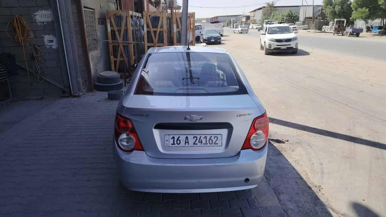 شوفرليت سونك 2012
محرك 1600 رقم قادسية انكليزي
مداور ثاني يوم بأسمي السيارة 
تبريد تدفئة شغال حدادية وكير ومحرك خير من الله
السعر 62 وبيها مجال مكانها نجف
تواصل ***********
