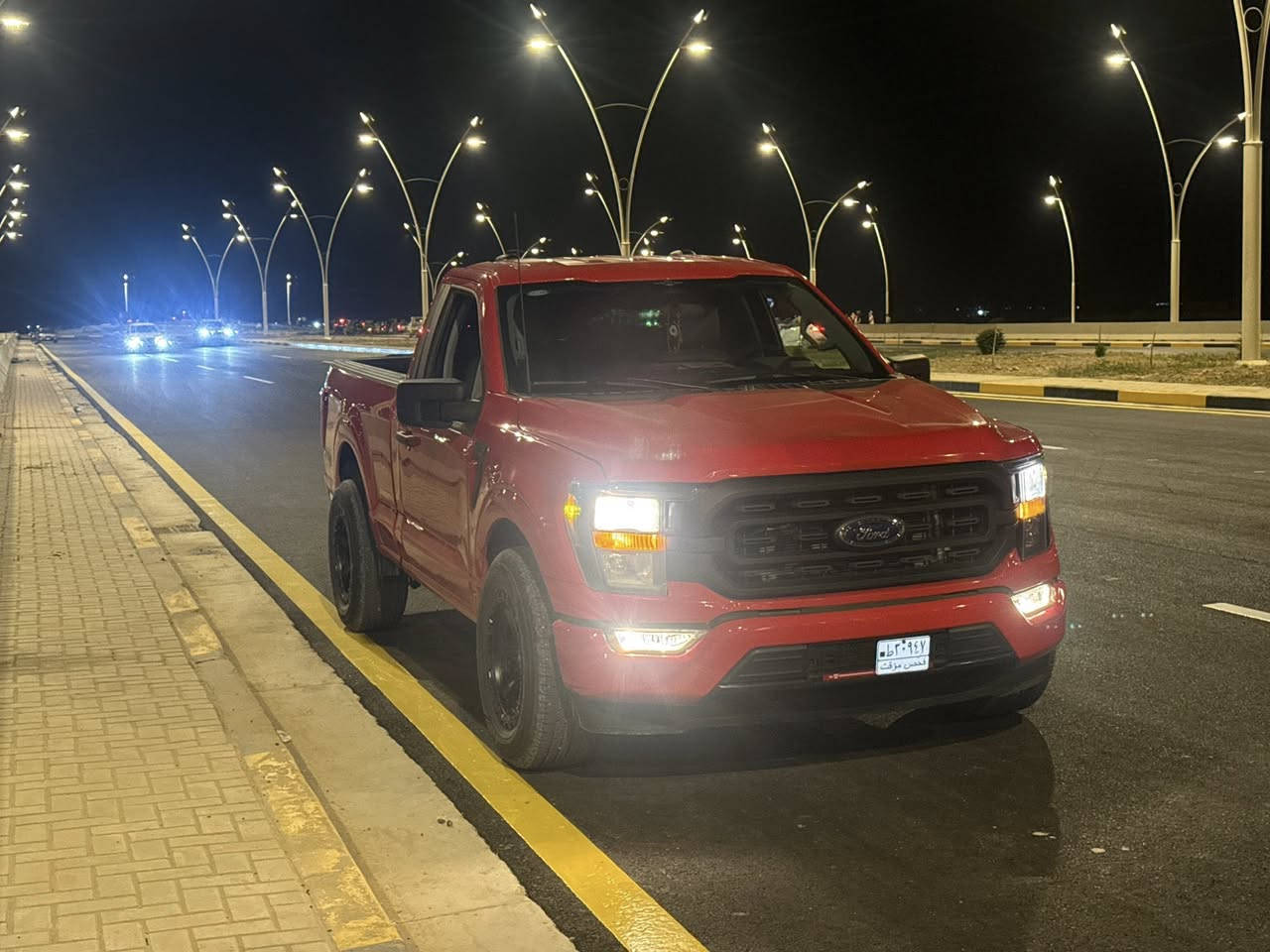 لمحبين التغيير والتخييم والبرية 
من النوادر بالعراق (وانيت )
فورد F150 موديل 2023
محرك 2.7 تيربو V6 (المرغوب)

سيارة مميزة جداً تجمع بين القوة والراحة والاعتمادية، مناسبة للاستخدام اليومي والسفر والطرق الخارجية، مع قيادة ممتعة وشكل جذاب يجمع بين الطابع الكلاسيكي والعصري.

✅ ممشى 54 ألف كيلومتر فقط (وليس ميل)
✅ محرك 2.7 تيربو اقتصادي وقوي
✅ استخدام نظيف

حالة السيارة:

* حادث خفيف جداً (شبر بالبنيـد وشبر بباب السائق).
* دواخل السيارة والشاصي فيها تصليح بدون كص.
* السيارة تعمل بصورة ممتازة ولا توجد ملاحظات على الاستخدام.
* قابلة للترقيم في جميع المحافظات عدا الإقليم.
* تكلفة الترقيم بحدود 2 مليون دينار فقط.

سيارة مناسبة لمن يبحث عن شي عملي ومريح واقتصادي بالمصرف مع قوة وأداء معروف عن الـ F150.

للبيع أو المراوس بسيارة مناسبة، والسيارة جاهزة للفحص والمعاينة


**إذا كنت صاحب هذا الإعلان وتريد حذفه لأي سبب، رجاءا أرسل رسالة إلى الدعم الفني**
