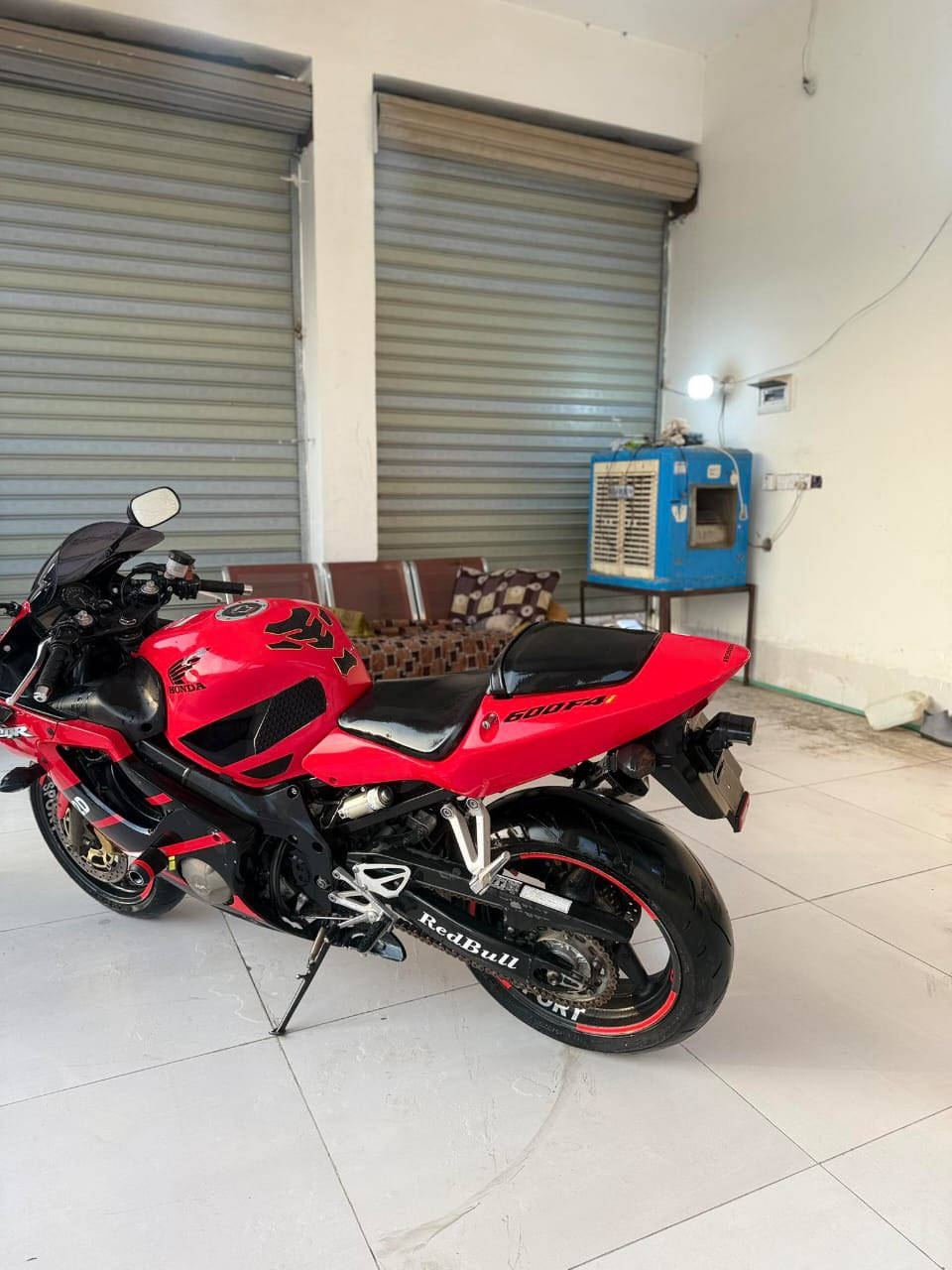 السلام عليكم F4i 600 للبيع دراجه بحالة وكاله ومال معرض يعني كفاله عامه🪬🔥
دراجه نضيف حيل ومطالع حته بيهه 

دراجه كفر نضافه 100/100 لا كسر ولا شخط 

دراجه بلاد كله عليهه لايت عالي وناصي زنون شادلهه 

دراجه مكفوله من تاير للتاير ورقه مال معرض موجوده دراجه بدون رقم وأي استفسار اكثر اتصل واني خادم مكان بغداد الكريعات او الاعضميه رقمي ***********
