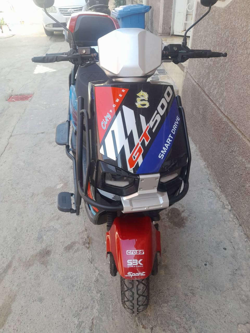 سلام عليكم دراجه للبيع البارحه شتريتها وصار عندي ضرف ملف ١٥٠٠ بطاريه عدد ٦ بيها ضمان شهرين ماخذها ب٨٥٠ البارحه ماشيه ٣٩ كيلو فقط رايدها ب٧٥٠ مكاني الكريعات ***********
