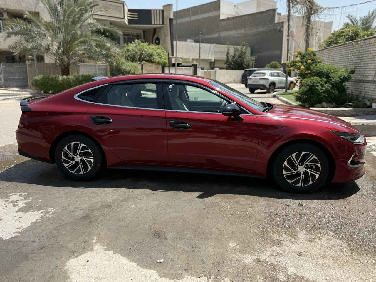 السلام عليكم سوناتا هايبرد مكينه 2000 موديل 23 ماشية 19الف ميل حادث فقط بنيد مبدل اي صبغ وابيها موصفات بصور واضحات سياره جاهزه واي نقص مابيها مكانها بغداد لاستفسار *********** السعر 175 وبيها مجال
