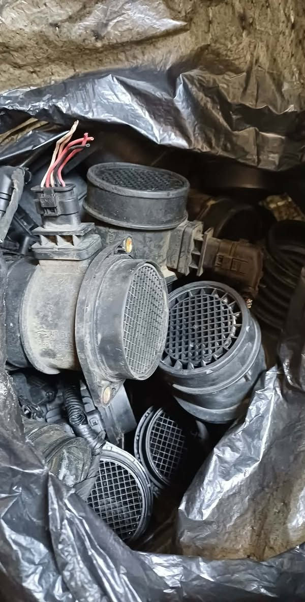 . سلام عليكم غراض حاويه كوري مامشتغل بلعراق     
 داينمو مجول سياحي وحمل وسبلاين 
سلف مجول ومال ٧ وبلادي 
ارفلو مجول سبلاين وادبلو 
باور ادبلو مجول 
كلج مروحه سبلاين 
طرمبات بلادي مال ١٢ سبلاين 
طبلباز اصلي موبز 
مدكات كاز سبلاين كامله
للتفاصل اتصل ع الرقم ***********مكاني ناصريه ناحيه الفضليه
