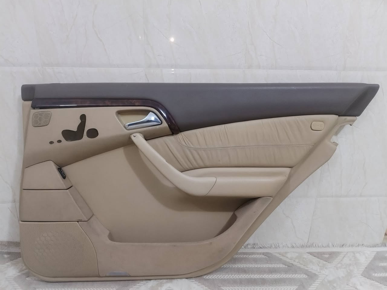 السلام عليكم
بطاين مارسيدس غواصه باب طويل لون بيجي

تخم كامل ب ➖ ٥٠ الف ➖ يرادلهن ترتيب بسيط

مكاني كربلاء

***********
واتساب
