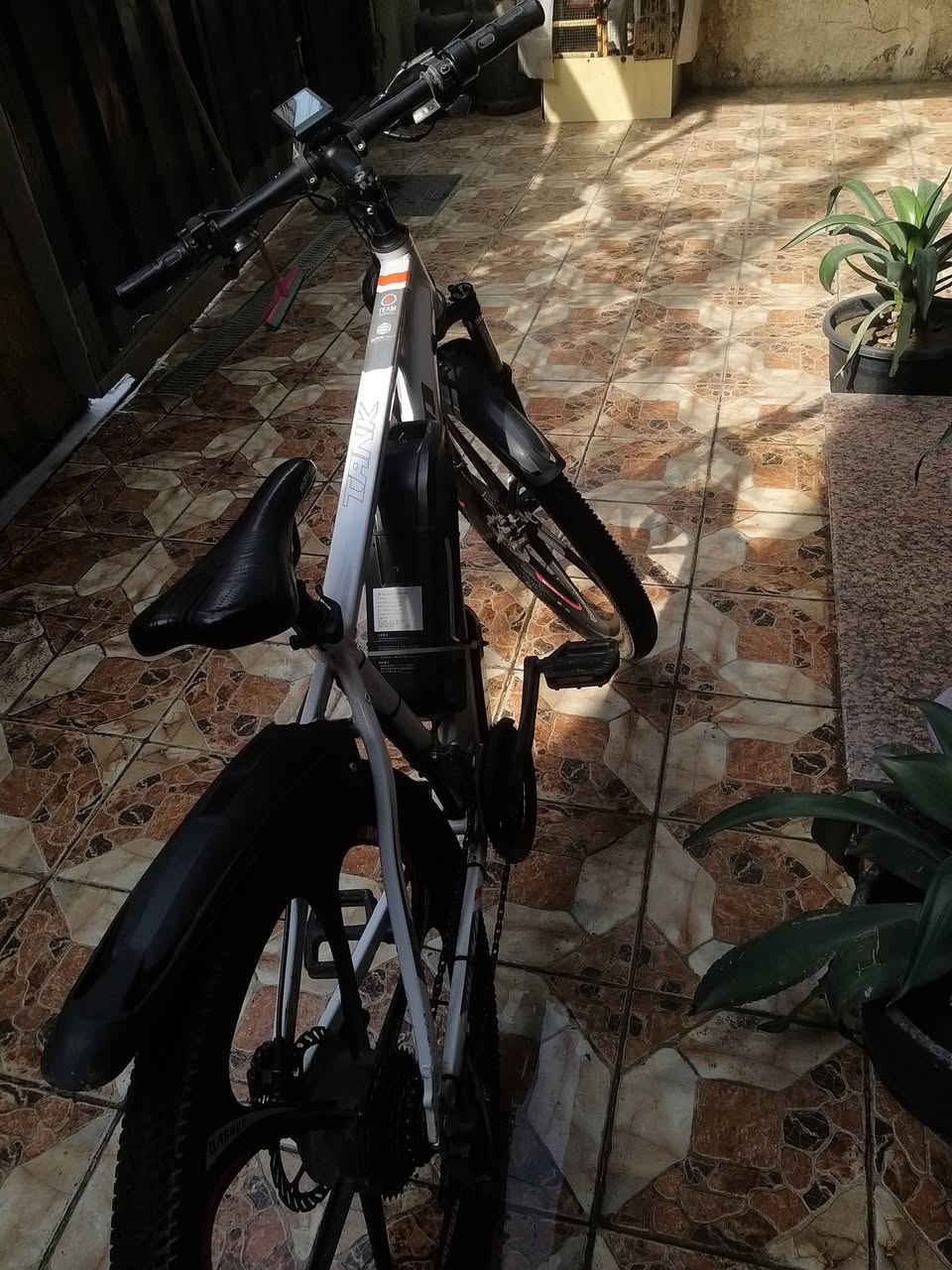 بايسكل شحن للبيع سعر ٨٠٠


**إذا كنت صاحب هذا الإعلان وتريد حذفه لأي سبب، رجاءا أرسل رسالة إلى الدعم الفني**