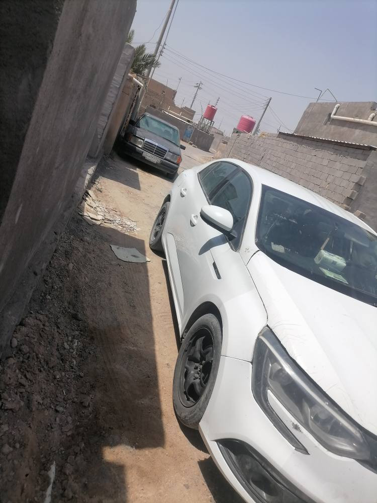 رينو ميكان موديل ٢٠١٩ محور مكينه وكير كورله بيكاتشو  سياره جاهزه من كير ومكينه وكهرباءيات وحداده تبريد كله جاهز بيه ضربه امامه خفيه ماواصله  وبيها طخه جاملغ خلف السايق السعر المطلوب ٨٠ رقم الهاتف *********** مكاني القرنه البصرة, العراق
