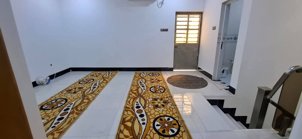 السلام عليكم
دار للبيع طابو ملك صرف عرصه

 مساحه 150متر

طابقين يحتوي ع4غرف منام وصالتين واستقبال وصحيات داخليه وخارجيه 

حديث بناء 2024

حي العسكري طلاع الحمزة شارع تبليط 10متر

السعر ب150 وبي مجال قليل  

تفاصيل اكثر اتصال برقم 

***********

سجاد
