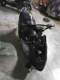 للبيع شاصي قجمة عوزة بس مكينة وبجم قيم وخذ  بغداد عبيدي07903927044