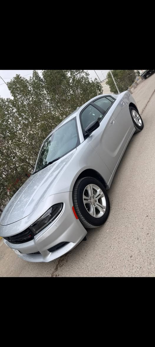 السلام عليكم
للبيع فقط 
جارجر موديل 2023 sxt وارد امريكي  دفع ثنائي ماشيه 20 الف ميل الحادث كما موضح بالصور منفيس باسمي مكمرك وكامل مكان السيارة بغداد مصلح تصليح درجة اولى السعر 215 وبيها مجال بسيط للشراي 
***********
