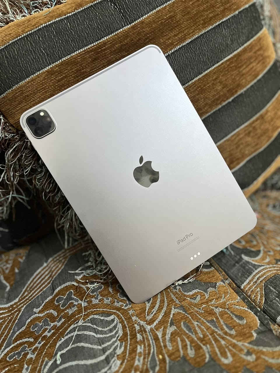 ايباد برو M2 ذاكرة ٢٥٦ اخو الجديد شخط ما بي السعر ٧٩٠ كربلاء
***********
