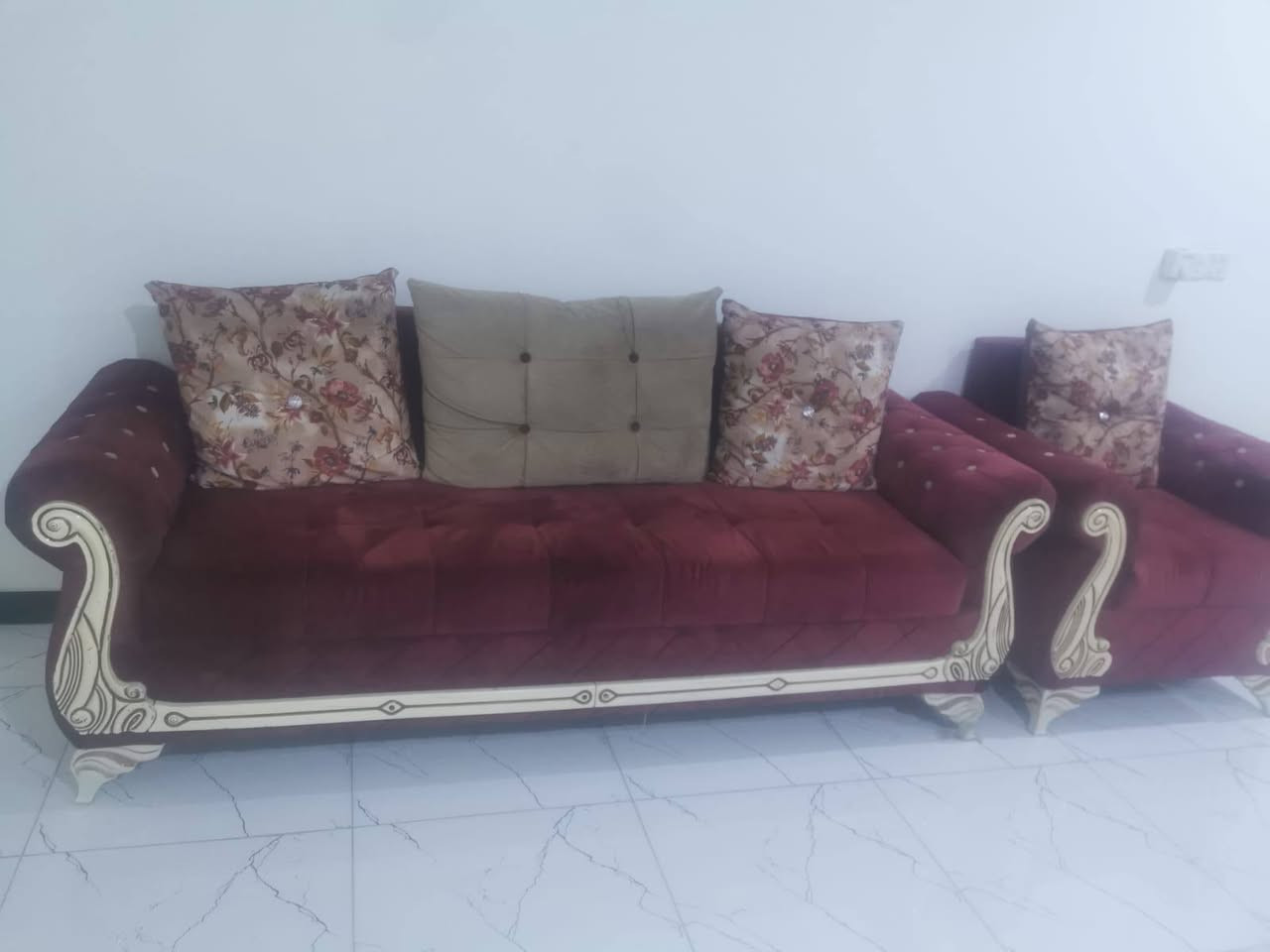 هذا التخم مع البردات ب450نظيف إلي يريده واتساب ***********
