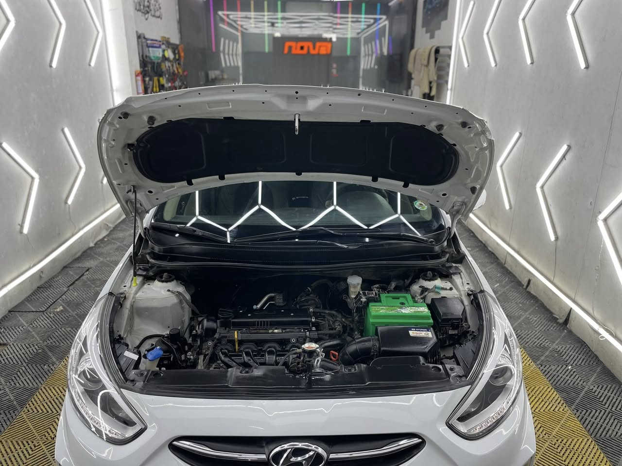 سلام عليكم اكسنت خليجي 2018
فول مواصفات 
سلايد 
لايت عدسه +بكلايت لد 
شاشة وكامره دواره 
دبل قطرة 
4دسك 
سبير منازل وعده كامله 
مفاتيح عدد2 
رقم بغداد 
ماشية 45 حقيقي 
بيها ربع بنيد مصبوغ وربع جاملغ 
السياره مبولشة وعليها طبقه نانو سيراميك 
جاهزة مابيها برغي نقص 
مكانها بغداد العامرية 
السعر 122وبيها مجال شي بسيط للطيبين 
***********
