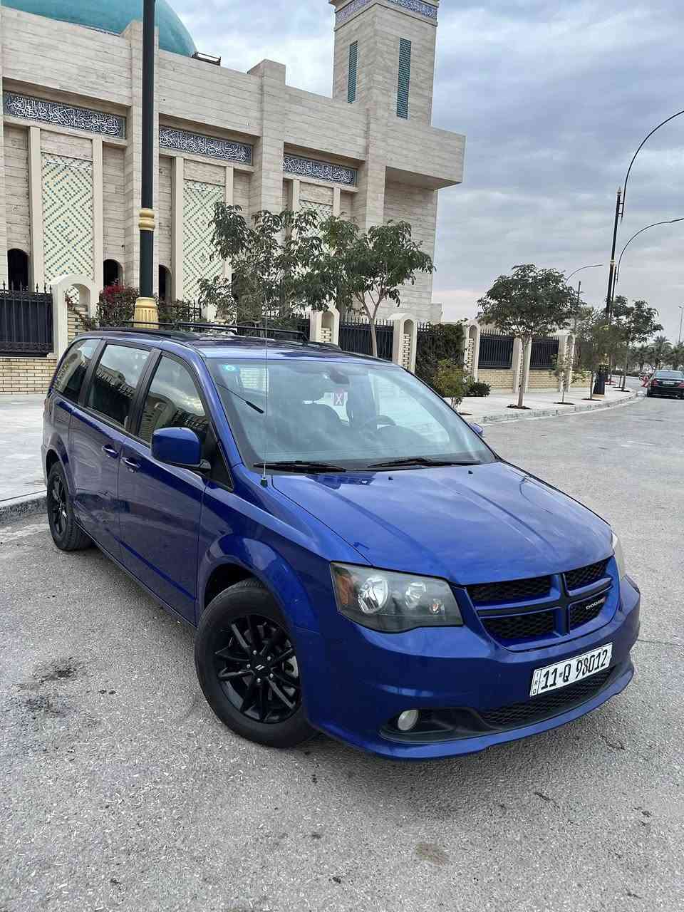 سلام عليكم
السلام عليكم 

دوج كرفان موديل 2019 

حادثها كلش خفيف جاملغ مبدل والبنيد نفسه نصه مصبوغ بدون ايرباك وبيها الباب الخلفي بي بارد اثر طخة تكتك 

رقم بغداد تحويل ثاني يوم بسمي 

اللون نيلي  

فول مواصفات 

فئة السياره Gt

✅  بوب الخلفيه كهربائيه 

✅  جنطه كهربائيه 

✅  تبريد 3 قطع 

✅  شاشه أندرويد وكاميرا رجوع

✅  حساسات خلفيه 

✅  تحكم ستيرن جهتين 

✅  كشنات جلد 7راكب 

✅  كشنات منفصله

✅  كشنات كهربائيه 

✅  شاشات خلفيه 

✅  تشغيل عن بعد 

✅  تخم تاير جديد 

✅  فئه المحرك 3600  6سلندر 

✅  ويل gt

✅  جام كهربائي امامي خلفي 

✅  بردات خلفيه 

✅  وفتح وغلق الأبواب 

✅  دبل سبير 

✅  تدفئة كشن 

✅  تدفئة ستيرن  

السياره عائلية ومريحة بل سفر 

جاهزة على اخر حباية

السيارة مال بيت

السياره أمريكي 🇺🇸✈️

السعر 175$ بيها مجال قليل

*********** او *********** 📞
