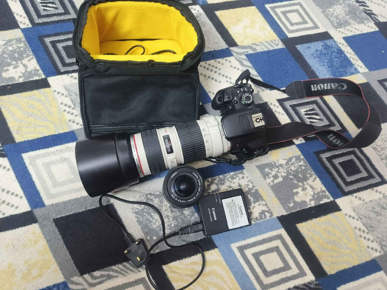 كامره كانون d700 نضافه أكثر من 100 ب 100 تريد العدسة رياضية وياه تريد بدون عدسه رياضي فقط عدسه الاصليه انته بكيفك
***********
‏‪***********‬‏
#تابع_فيديو_شوف_نضافه
