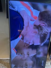 مرحبا بلازما حجم 80 شركه TCL ام نت سمارت  فقط بيه خط ضعيف بس ما بين ال...