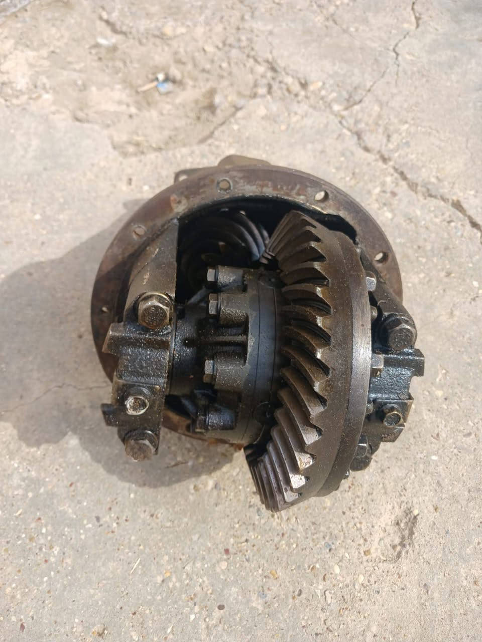 سلام عليكم غراض للبيع 
كشن خلفي  
جعمقة اكسل 
العنوان كوت 
رقم الهاتف ***********
