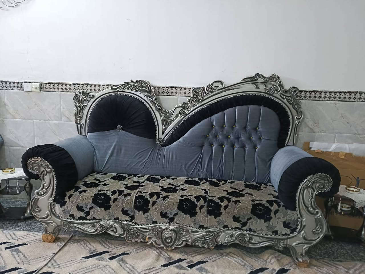 غراض للبيع كل واحد وسعرها  #ملاحظه اسعار مناسبه ويفضل ينباعن شلع 
تخم 14 مقعد 
تيبلام عدد 2 جدد 
طبلات عدد 4 
طبلات دائري عدد 2 
ثرياتن عدد 6 
ساعه جداريه استخدام قليل 
باقي التفاصيل اتصل ع حط او مراسله ع وات ساب
***********
