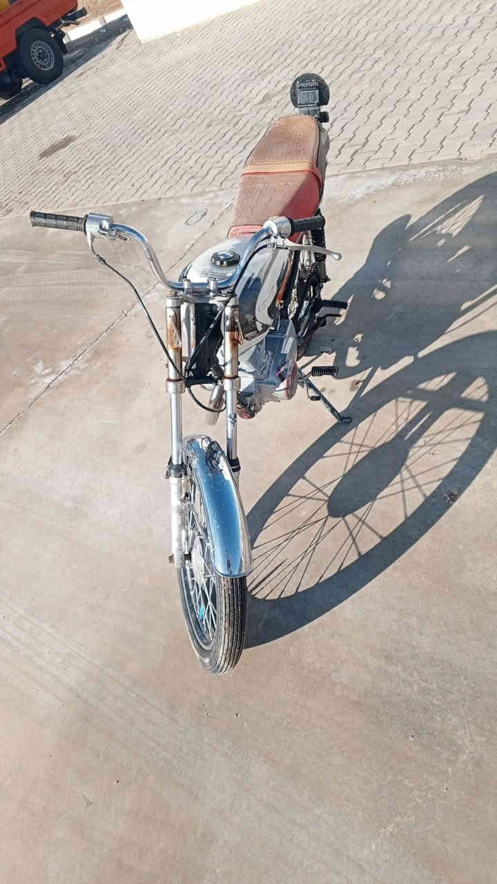 سلام عليكم للبيع دراجه اربعه كير كلك كلك شغاله ومكينته ناعمه  السعر 200وبيه مجال مكانه نجف مشخاب ***********
