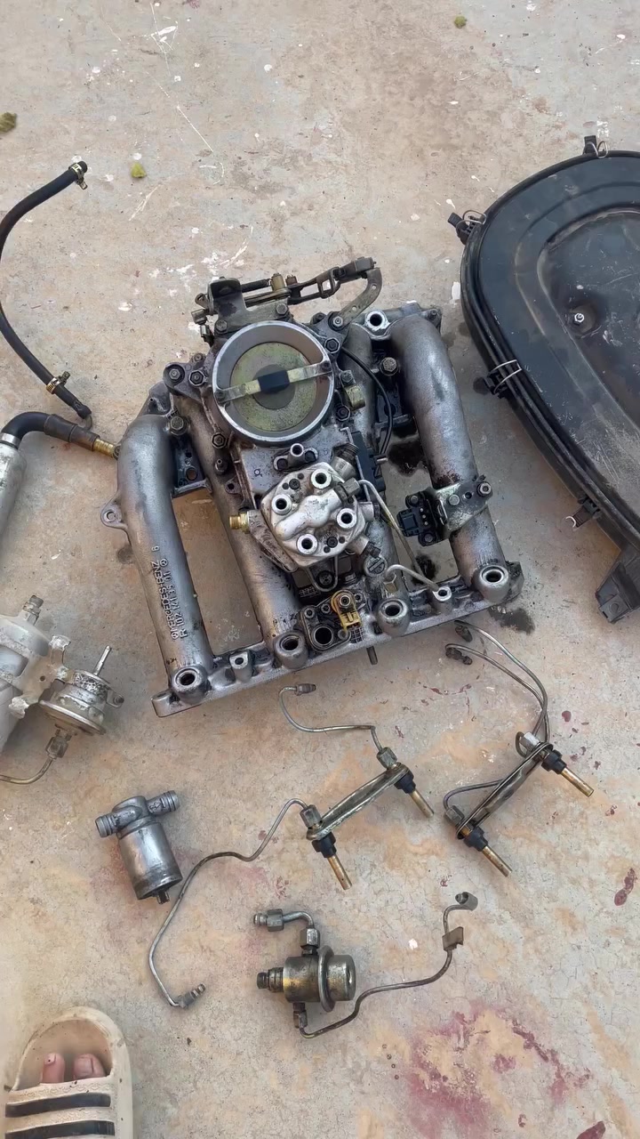 السلام عليكم غراض ١٩٠ للبيع العنكبوت مجفت وكآمل ونوزلات وشوته وحساس مال هوا ومبخرا ماعندي توصيل مكاني الموصل 
***********
