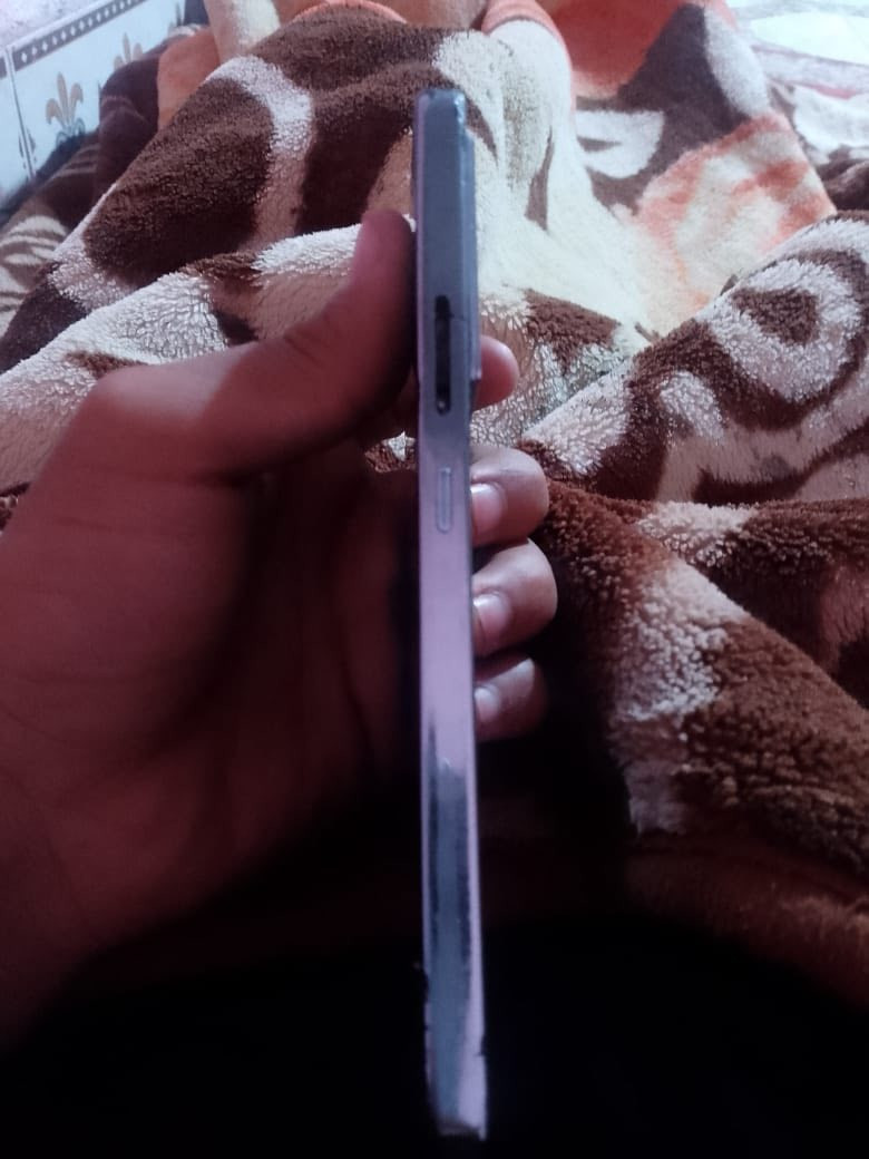 انفنكس جي تي 200 برو  ذاكرته 256 ب200 الف مكاني البصره ***********
