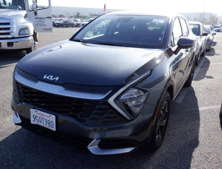 سبورتج موديل 2023..ماشيه 57..سيارة نضيفة وهاي صور حادثهه تخم تاير جديد مرقمة السيارة بسمي ..مكان سياره اربيل ..ضرر مرفوق بلصور ..للاستفسار الاتصال 
*********** أربيل, العراق
